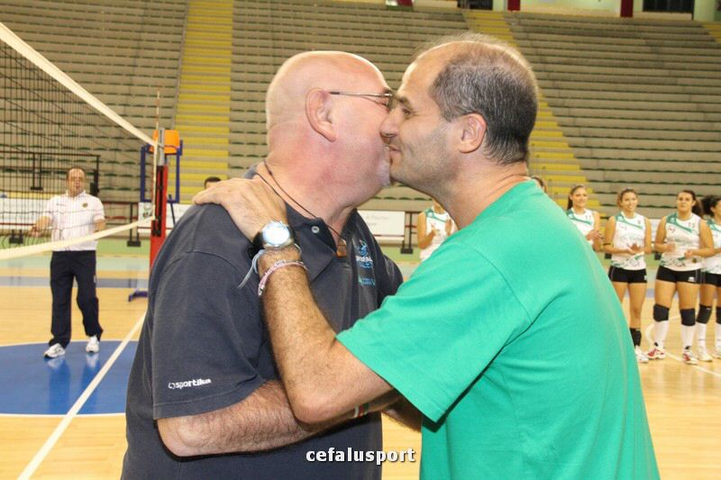 111030 volley 051_tn.jpg